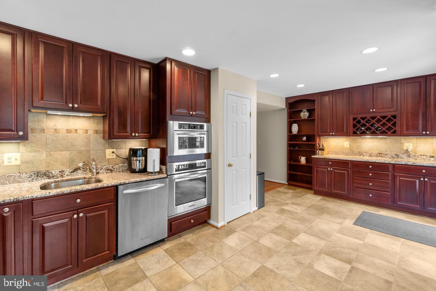 6523 Castine Lane Springfield, VA 22150 - Photo 11 of 31 Gallery Image 11