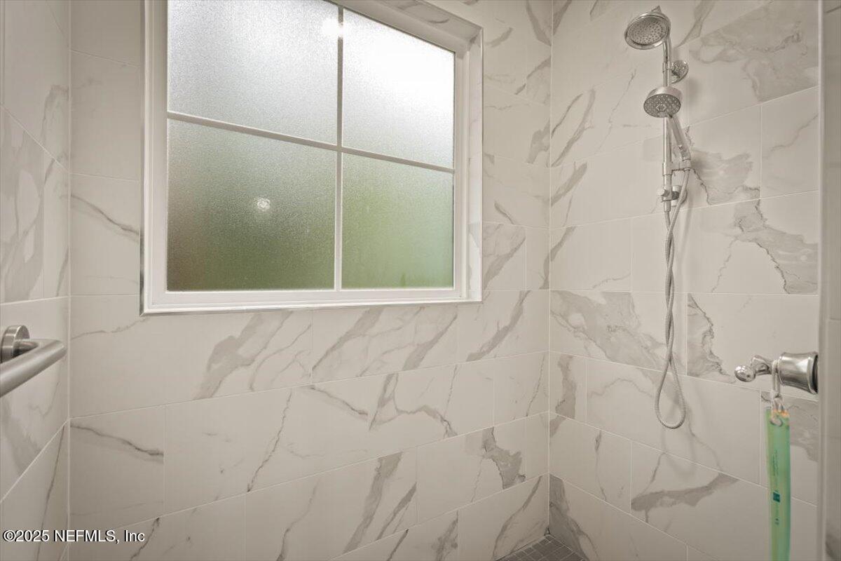 740 Paradise Lane Atlantic Beach, FL 32233 - Photo 33 of 38 38-JAXREP_740_Paradise_Ln_Atlantic_Beach