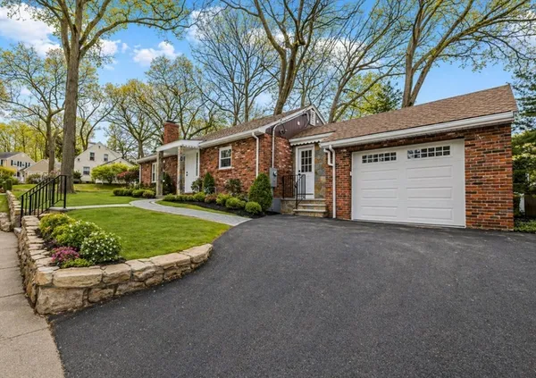 $1,059,000 | 78 Windemere Circle, Braintree, MA 02184