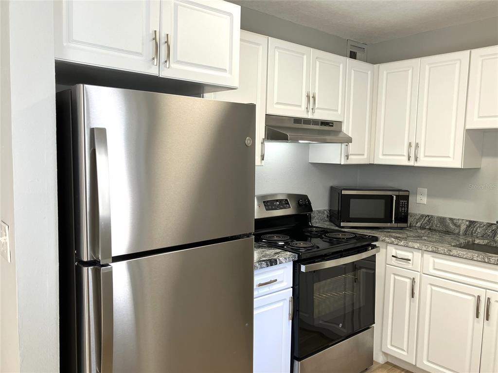 11703 Raintree Village Boulevard, Unit B Temple Terrace, FL 33617 - Photo 25 of 60