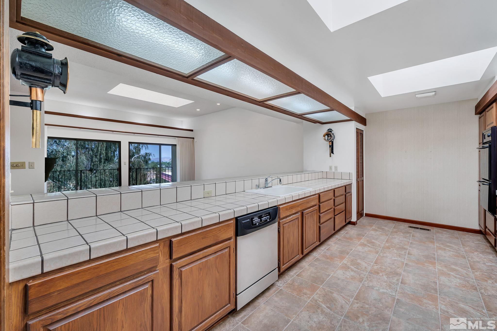 3351 Skyline Boulevard Reno, NV 89509 - Photo 11 of 35 Photo 11