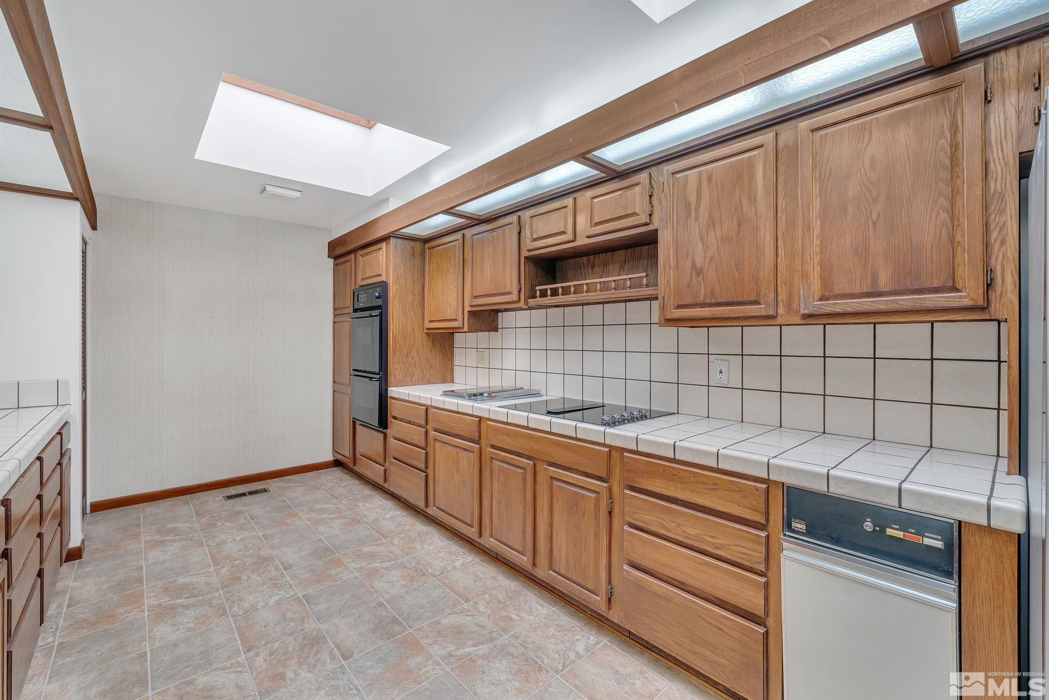 3351 Skyline Boulevard Reno, NV 89509 - Photo 10 of 35 Photo 10