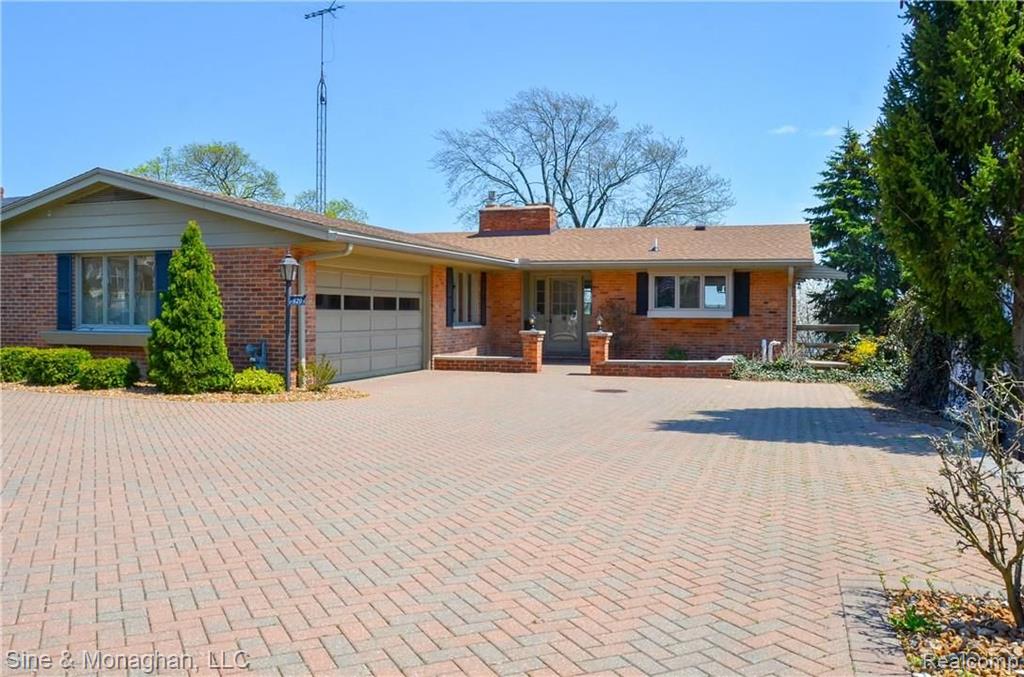 620 North Riverside Avenue St. Clair, MI 48079 - Photo 4 of 53