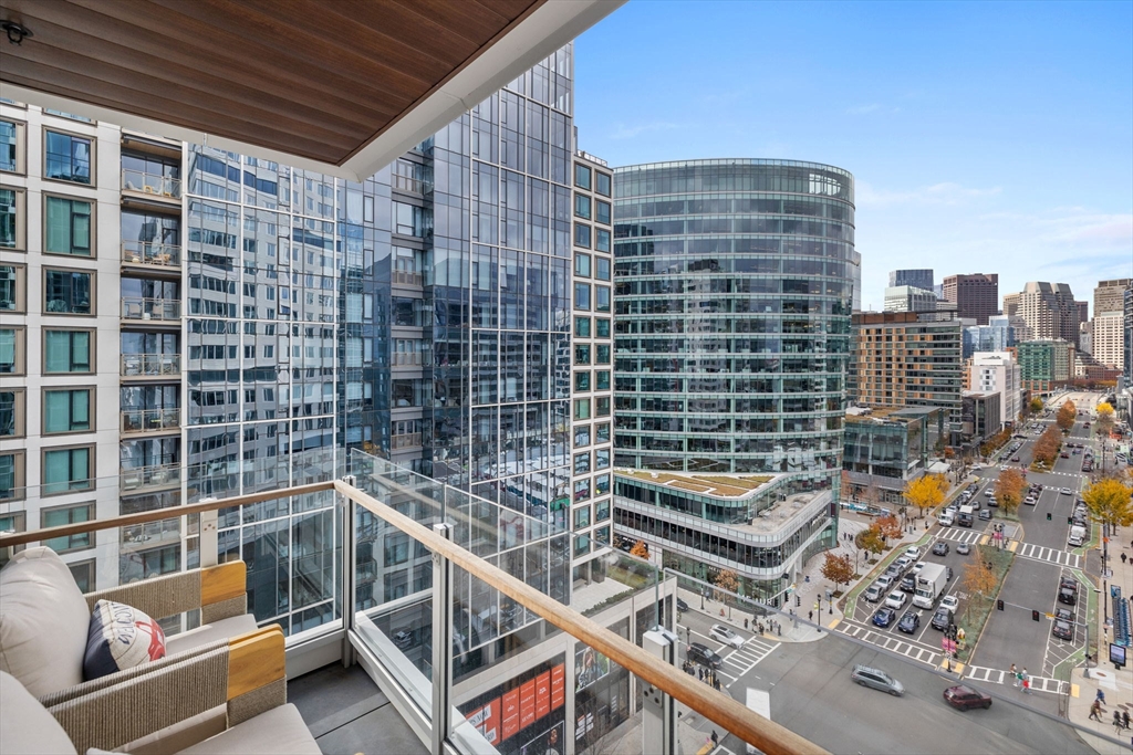 150 Seaport Boulevard, Unit 14B Boston, MA 02210 - Photo 30 of 42 a view of roof with building