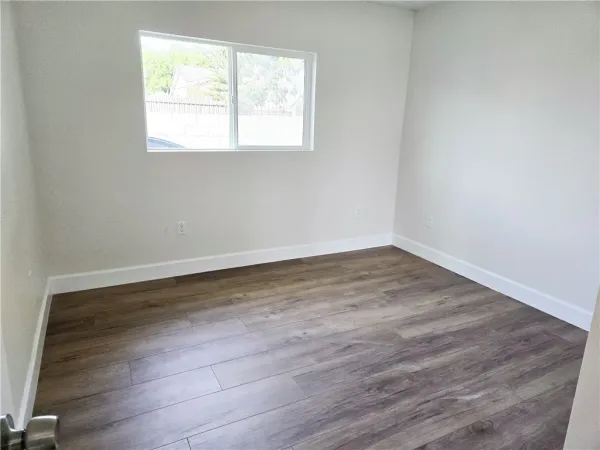 $2,000 | 227 East 84th Street, Los Angeles, CA 90003