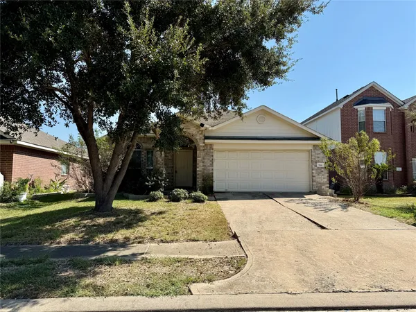 $2,400 | 7111 Favian Court, Houston, TX 77083