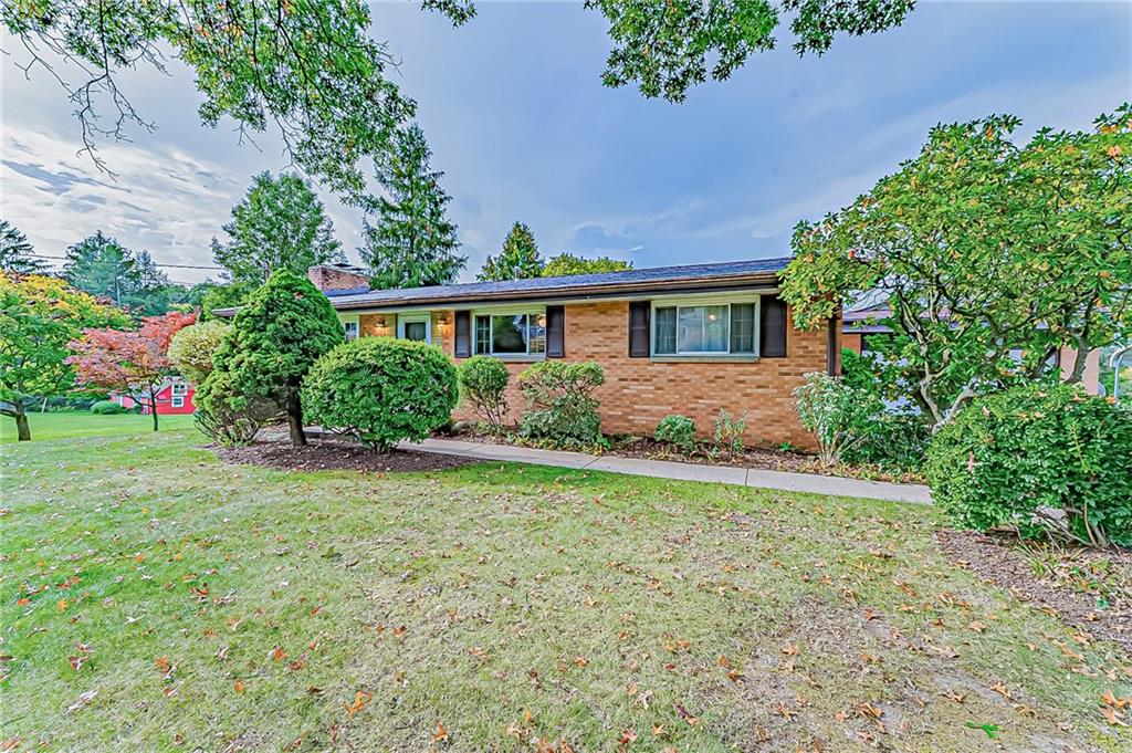 317 Hemlock Road Trafford, PA 15085 - Photo 2 of 25 Gallery Image 2