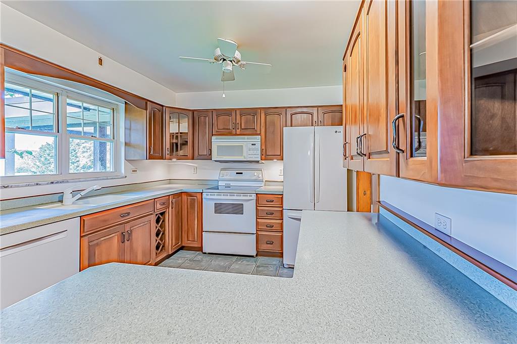 317 Hemlock Road Trafford, PA 15085 - Photo 7 of 25 Gallery Image 7