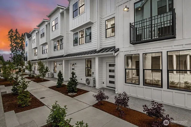 $529,450 | 12087 127th Avenue East, Unit 56, Puyallup, WA 98374