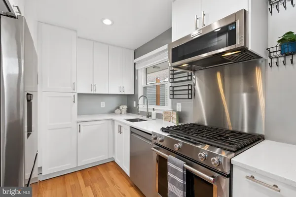 $739,000 | 6801 Duke Drive, Alexandria, VA 22307