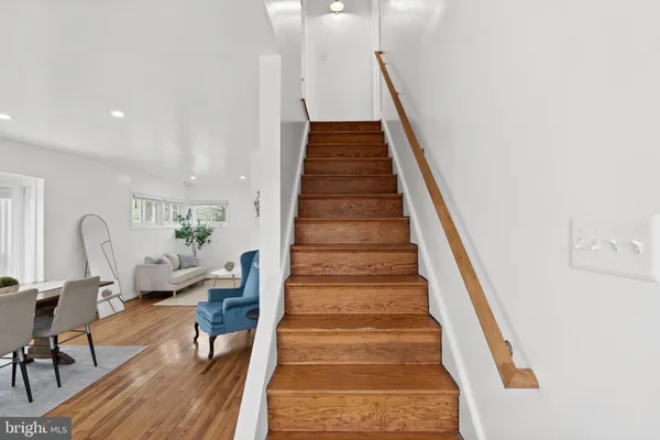 $739,000 | 6801 Duke Drive, Alexandria, VA 22307