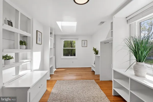 $739,000 | 6801 Duke Drive, Alexandria, VA 22307