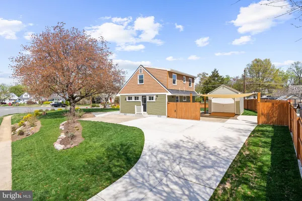 $739,000 | 6801 Duke Drive, Alexandria, VA 22307