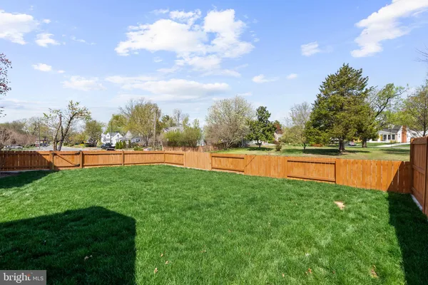 $739,000 | 6801 Duke Drive, Alexandria, VA 22307