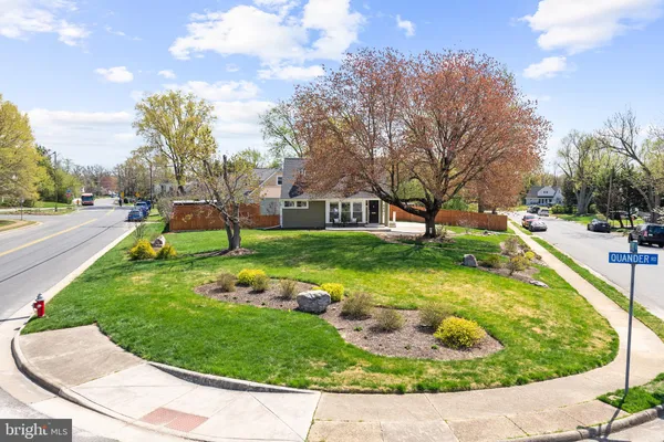 $739,000 | 6801 Duke Drive, Alexandria, VA 22307