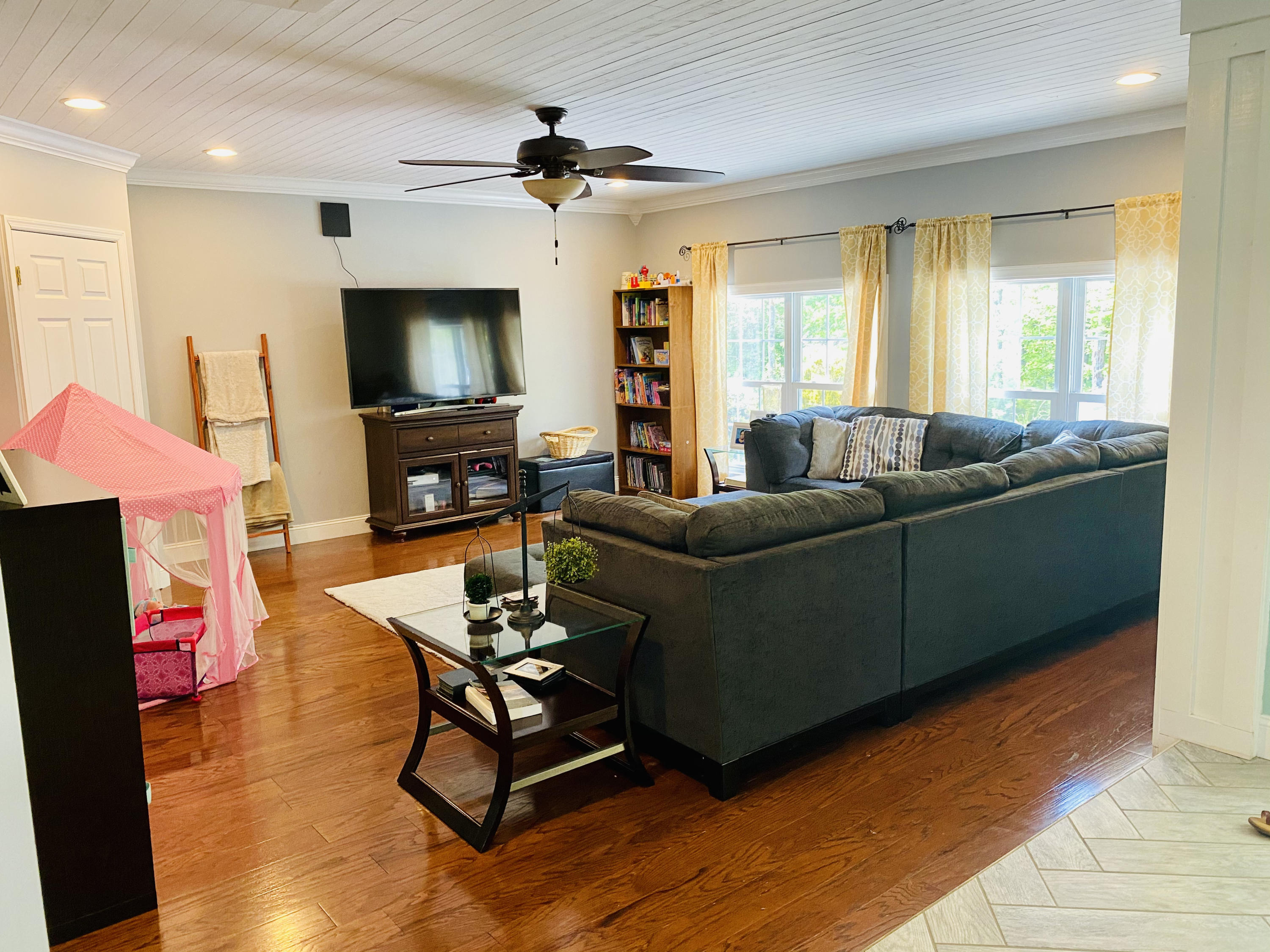 1505 Snodgrass Road New Tazewell, TN 37825 - Photo 5 of 21 377BCDFF-DA4F-40E8-8431-EB1A07DB9C90