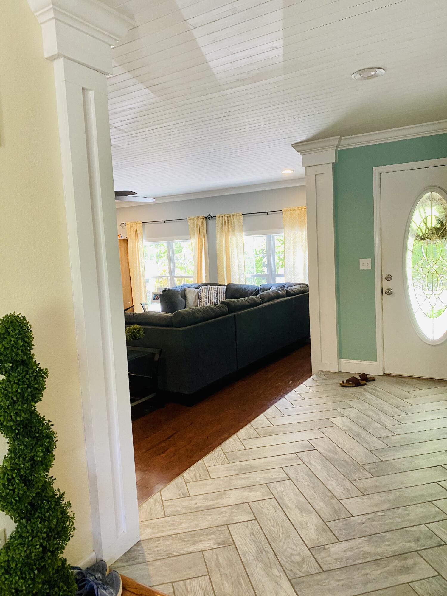 1505 Snodgrass Road New Tazewell, TN 37825 - Photo 7 of 21 F42DCD0F-8BCF-4D3D-8F01-F6D8D61210E4