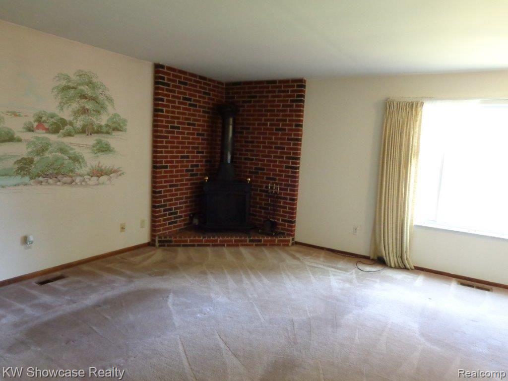 4272 Bullard Road Hartland, MI 48353 - Photo 14 of 46 DSC02176.jpg