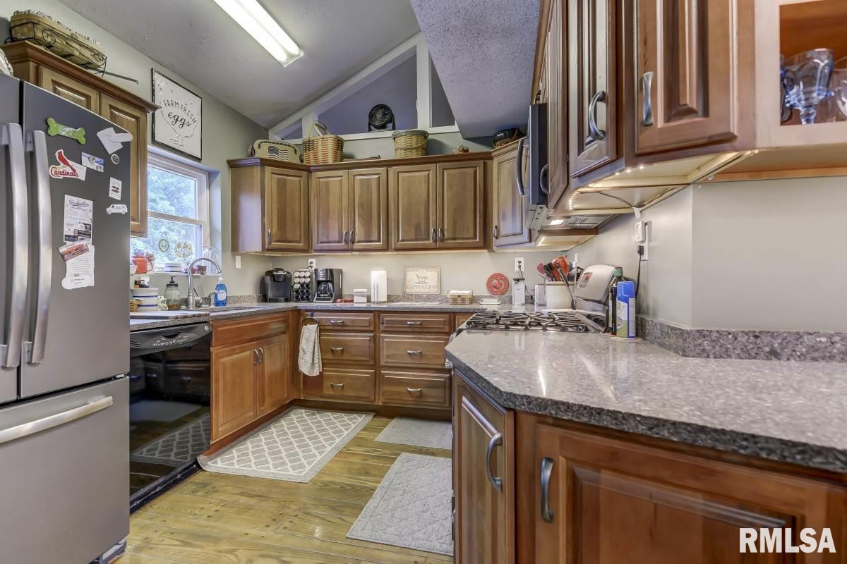 7653 Kunz Road Rochester, IL 62563 - Photo 8 of 36