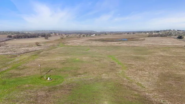 a view of an ocean and a mountain view