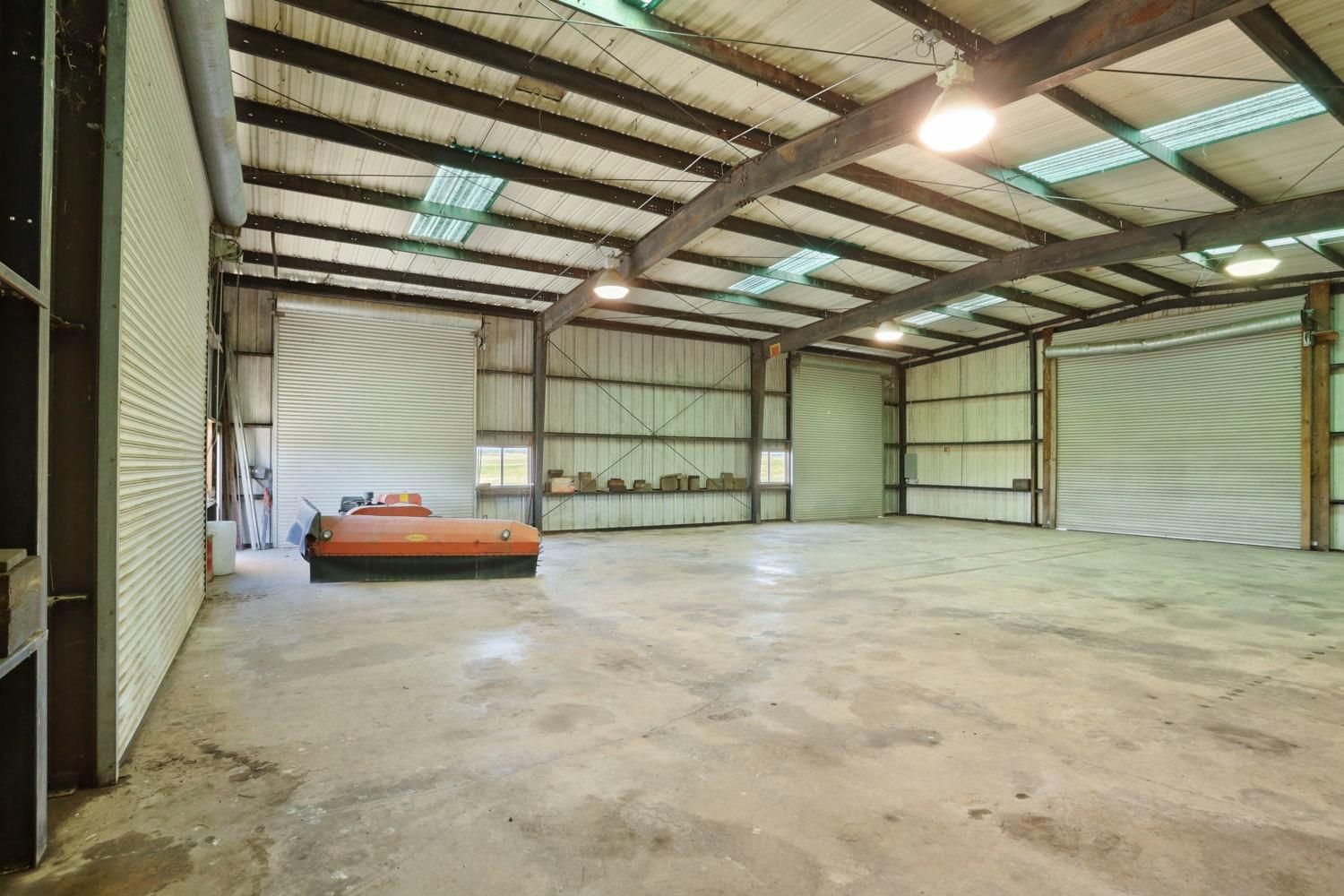 11402 Shelton Road Linden, CA 95236 - Photo 24 of 38 a view of a car parking garage