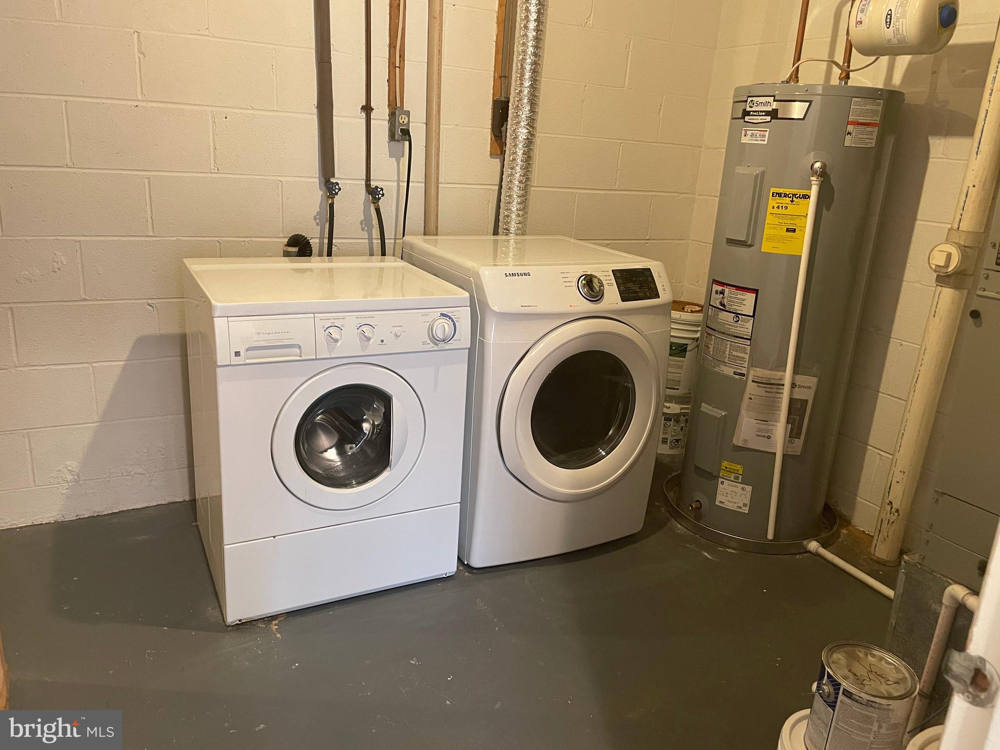 2285 Chestnut Burr Court Reston, VA 20191 - Photo 14 of 15 Washer/dryer