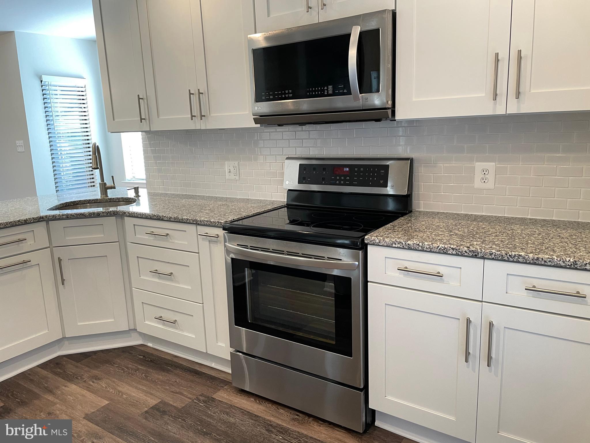 2285 Chestnut Burr Court Reston, VA 20191 - Photo 3 of 15 Kitchen