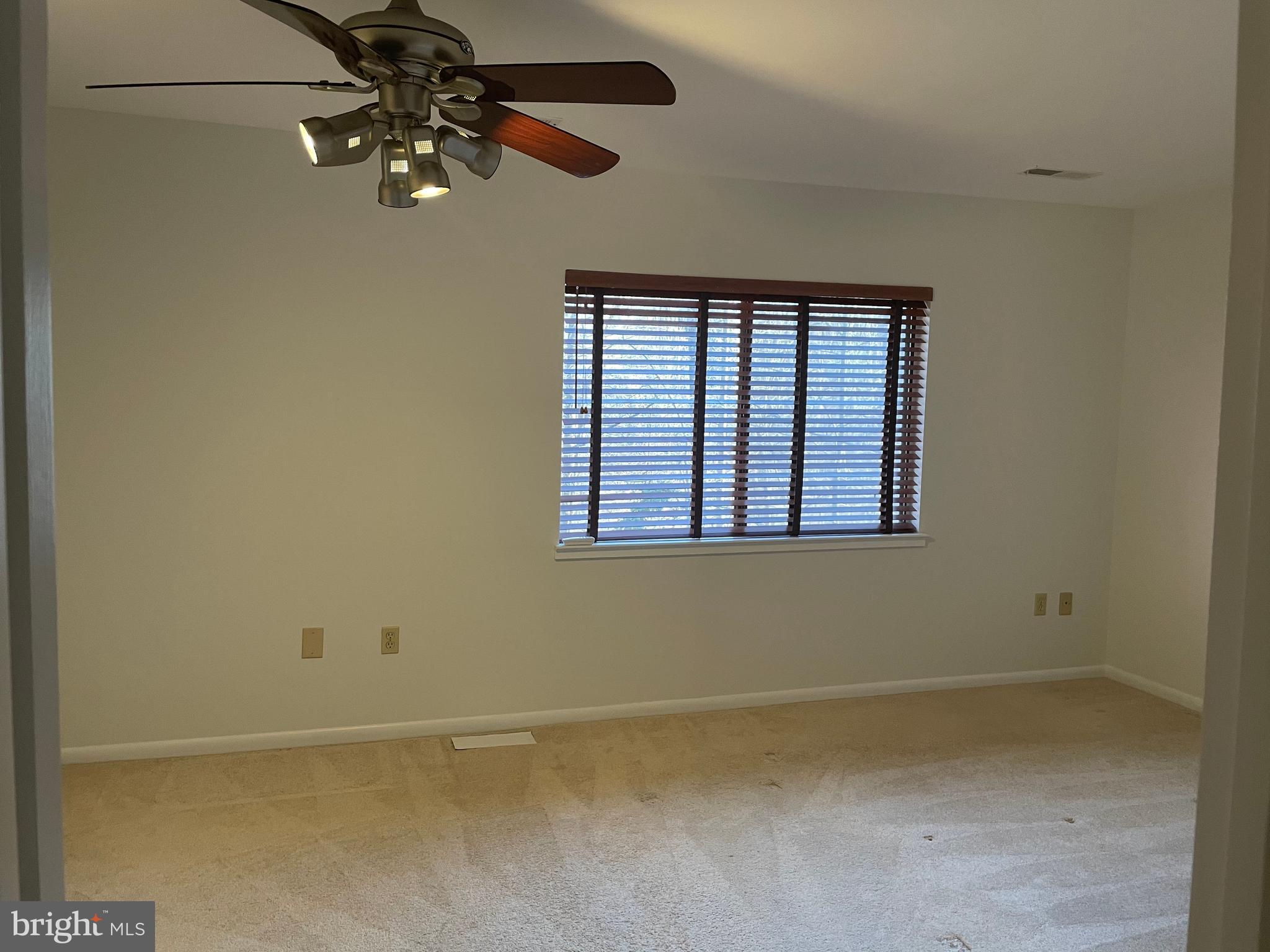 2285 Chestnut Burr Court Reston, VA 20191 - Photo 7 of 15 Master bedroom