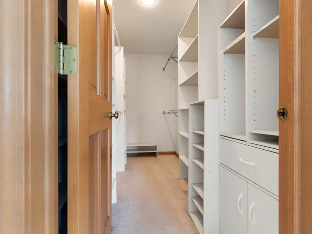 $460,000 | 1121 Redwood Drive, Algonquin, IL 60102