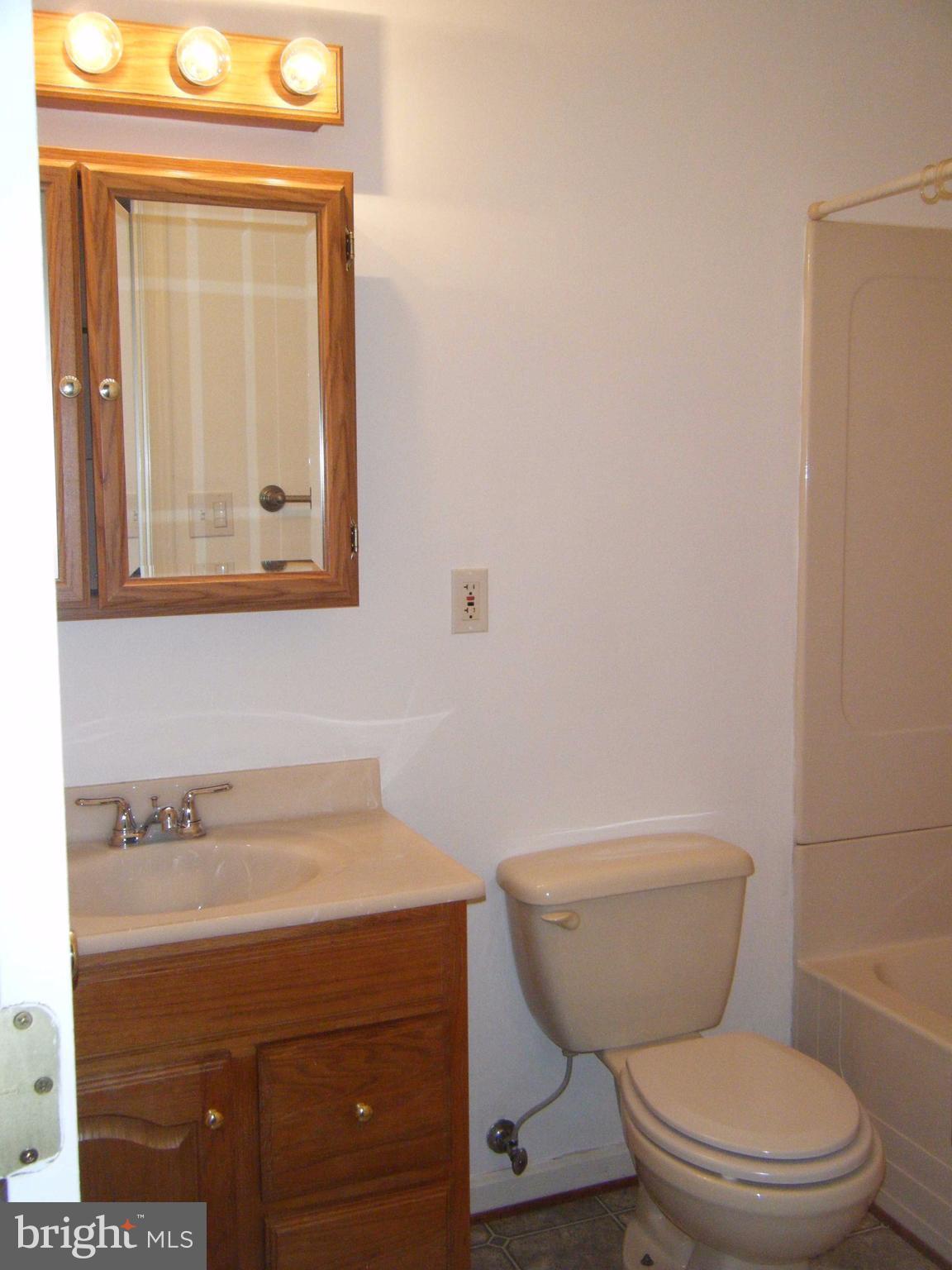 8037 Old Jessup Road Jessup, MD 20794 - Photo 2 of 4 Bath
