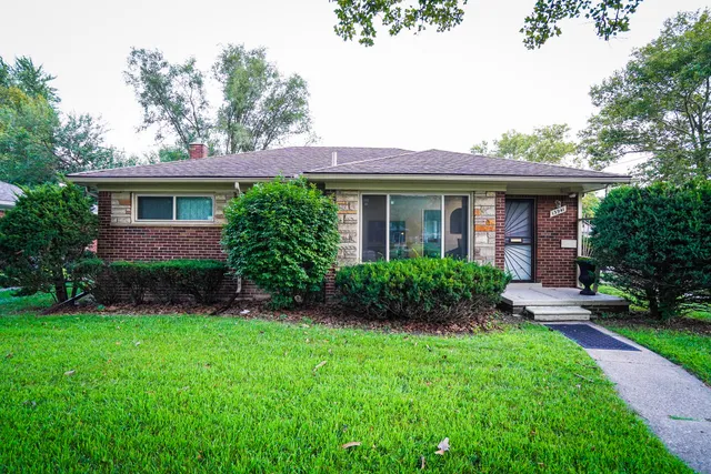 $179,900 | 13941 Pearson Street, Oak Park, MI 48237