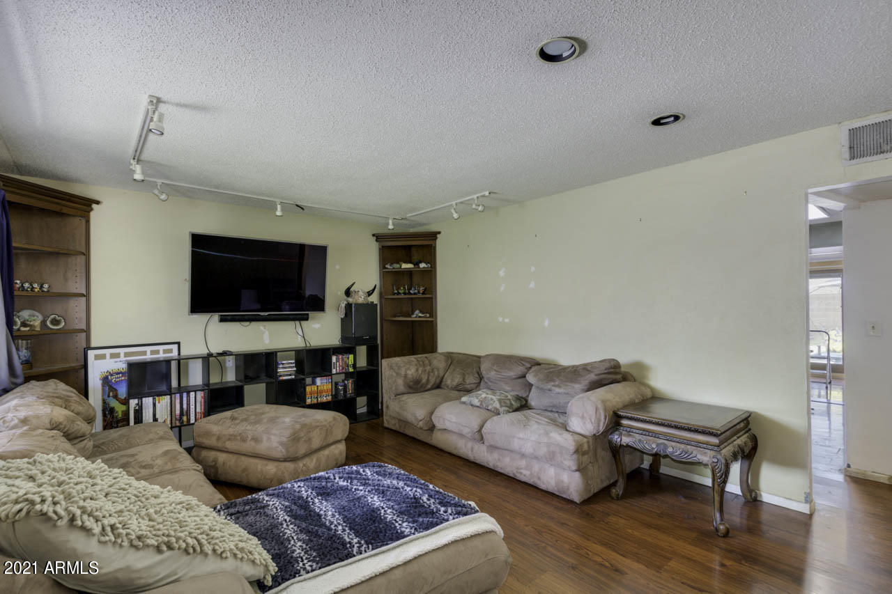 3148 West Wethersfield Road Phoenix, AZ 85029 - Photo 7 of 32 07-Wethersfield