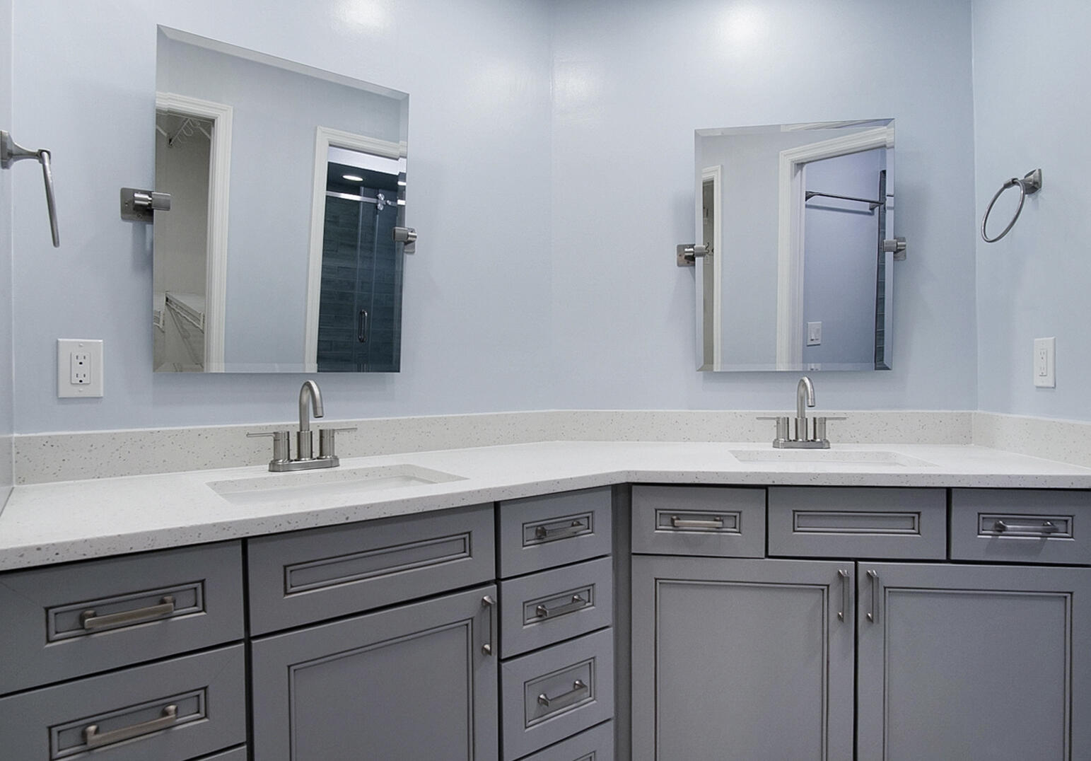 6041 Southeast Landing Way Stuart, FL 34997 - Photo 5 of 30 a bathroom with a sink and a mirror
