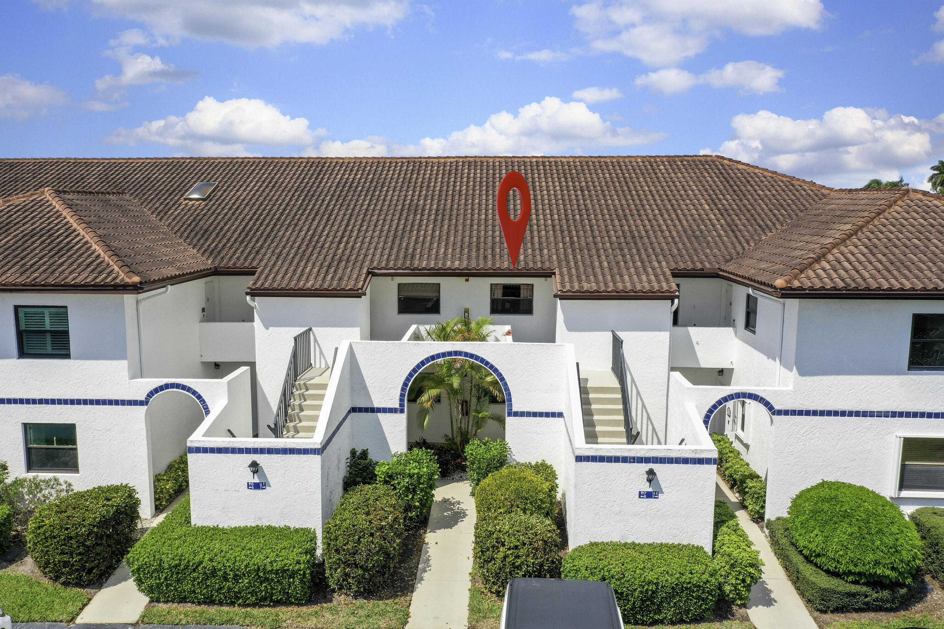 6041 Southeast Landing Way Stuart, FL 34997 - Photo 7 of 30 a view of entryway with outdoor kitchen