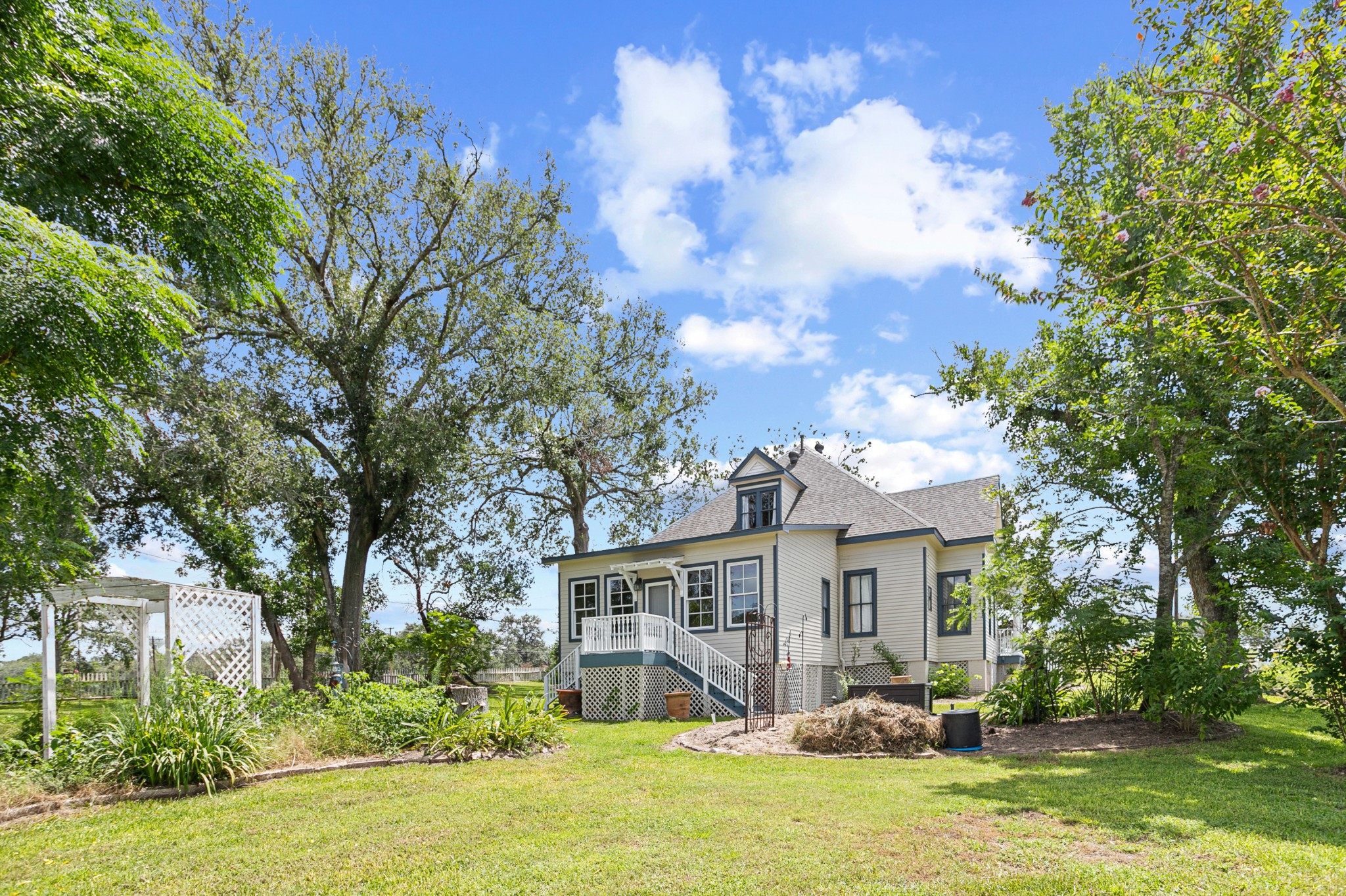 1034 South Tesch Street Bellville, TX 77418 - Photo 4 of 44