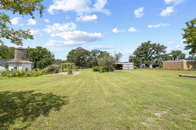 $575,000 | 1034 South Tesch Street, Bellville, TX 77418