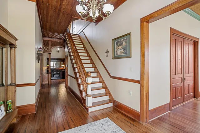 $575,000 | 1034 South Tesch Street, Bellville, TX 77418