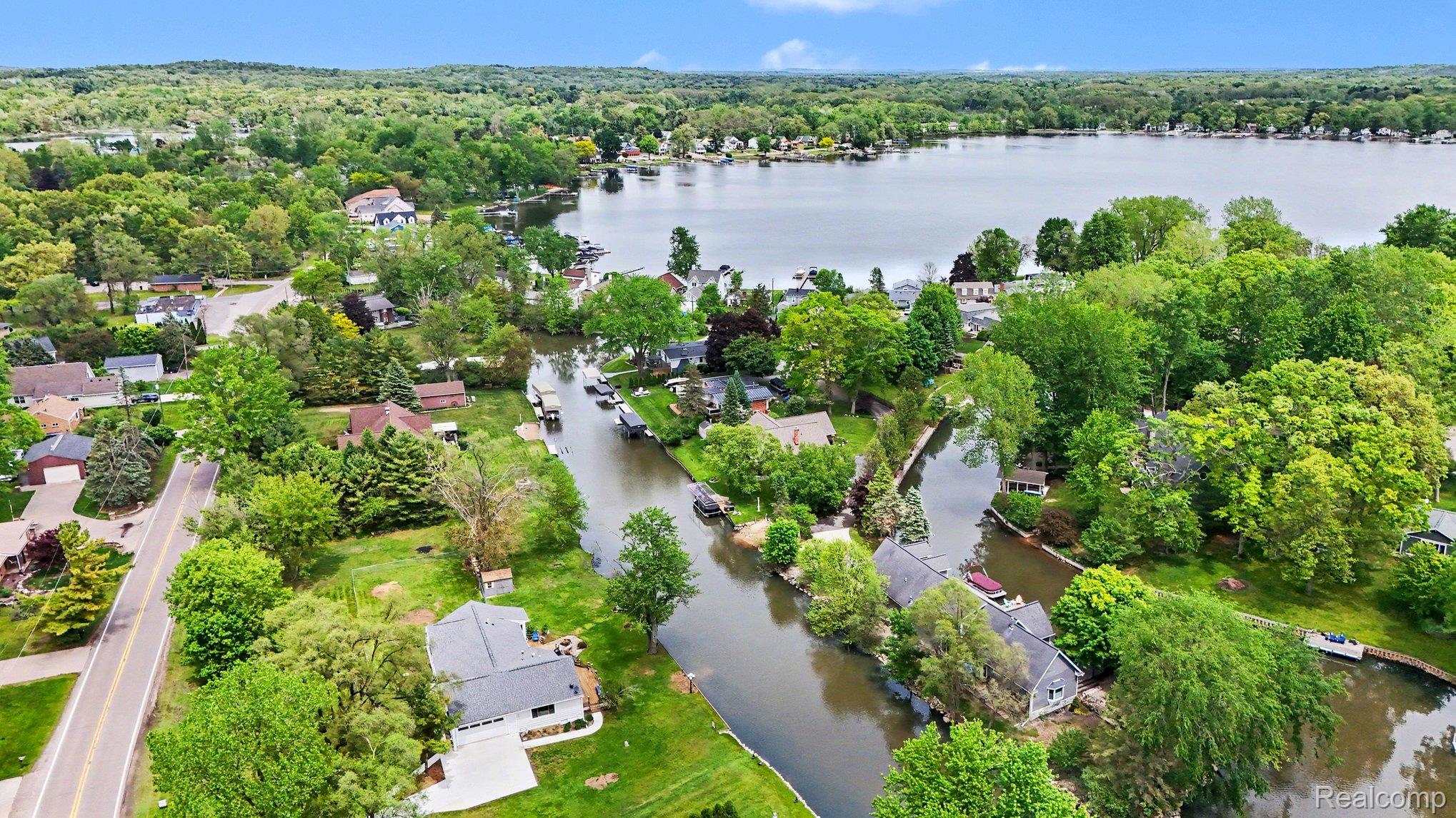 9831 Kress Road Pinckney, MI 48169 - Photo 35 of 35 Bird's eye view of Zukey Lk