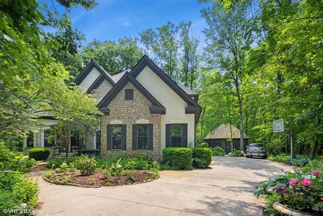 $1,250,000 | 222 Crabapple Lane, Valparaiso, IN 46383