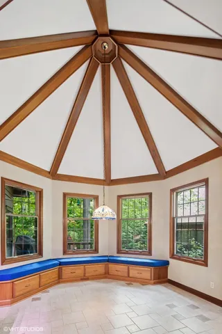 $1,250,000 | 222 Crabapple Lane, Valparaiso, IN 46383