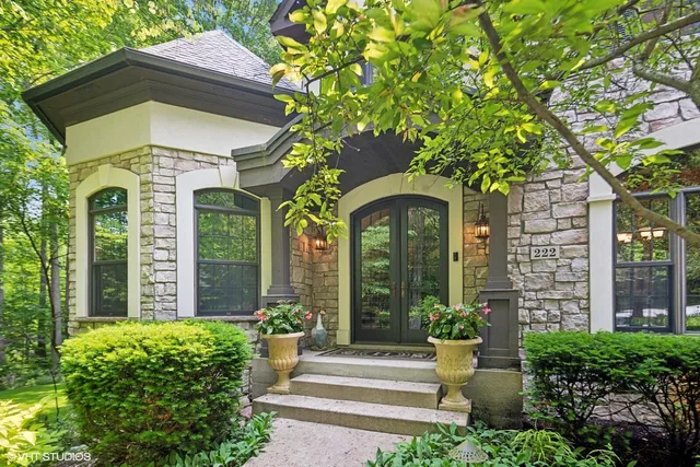 $1,250,000 | 222 Crabapple Lane, Valparaiso, IN 46383