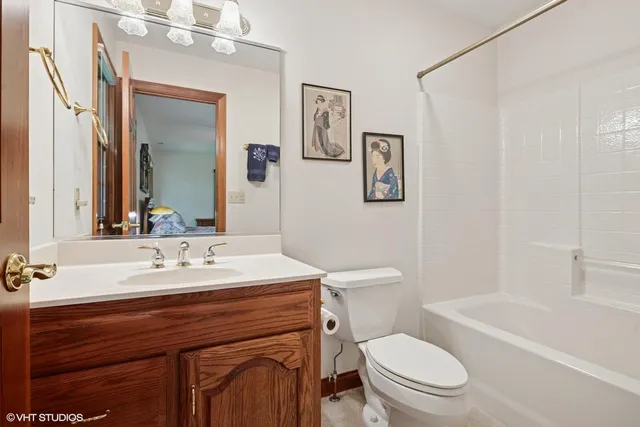 $1,250,000 | 222 Crabapple Lane, Valparaiso, IN 46383