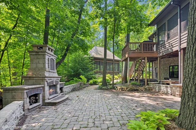 $1,250,000 | 222 Crabapple Lane, Valparaiso, IN 46383