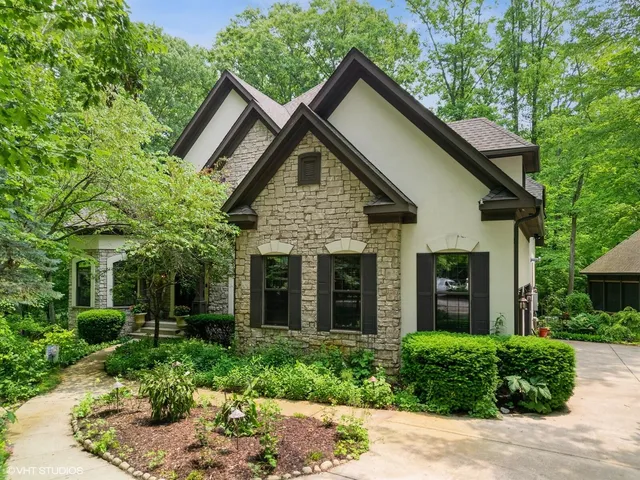 $1,250,000 | 222 Crabapple Lane, Valparaiso, IN 46383