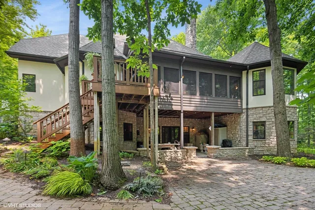 $1,250,000 | 222 Crabapple Lane, Valparaiso, IN 46383