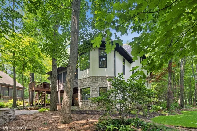 $1,250,000 | 222 Crabapple Lane, Valparaiso, IN 46383