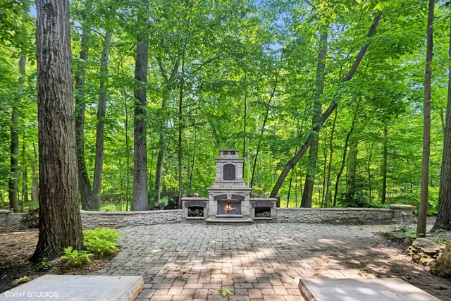 $1,250,000 | 222 Crabapple Lane, Valparaiso, IN 46383