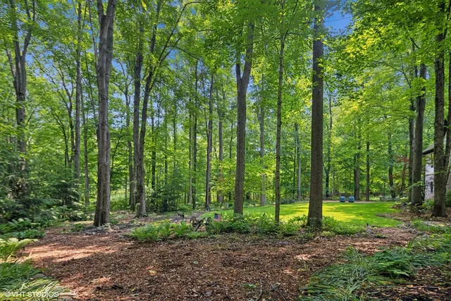 $1,250,000 | 222 Crabapple Lane, Valparaiso, IN 46383