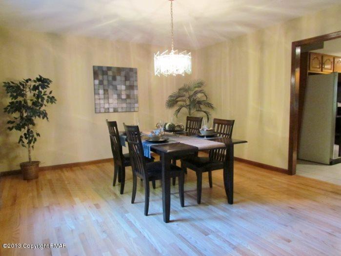 3044 Hemlock Road Stroudsburg, PA 18360 - Photo 10 of 35 DR4