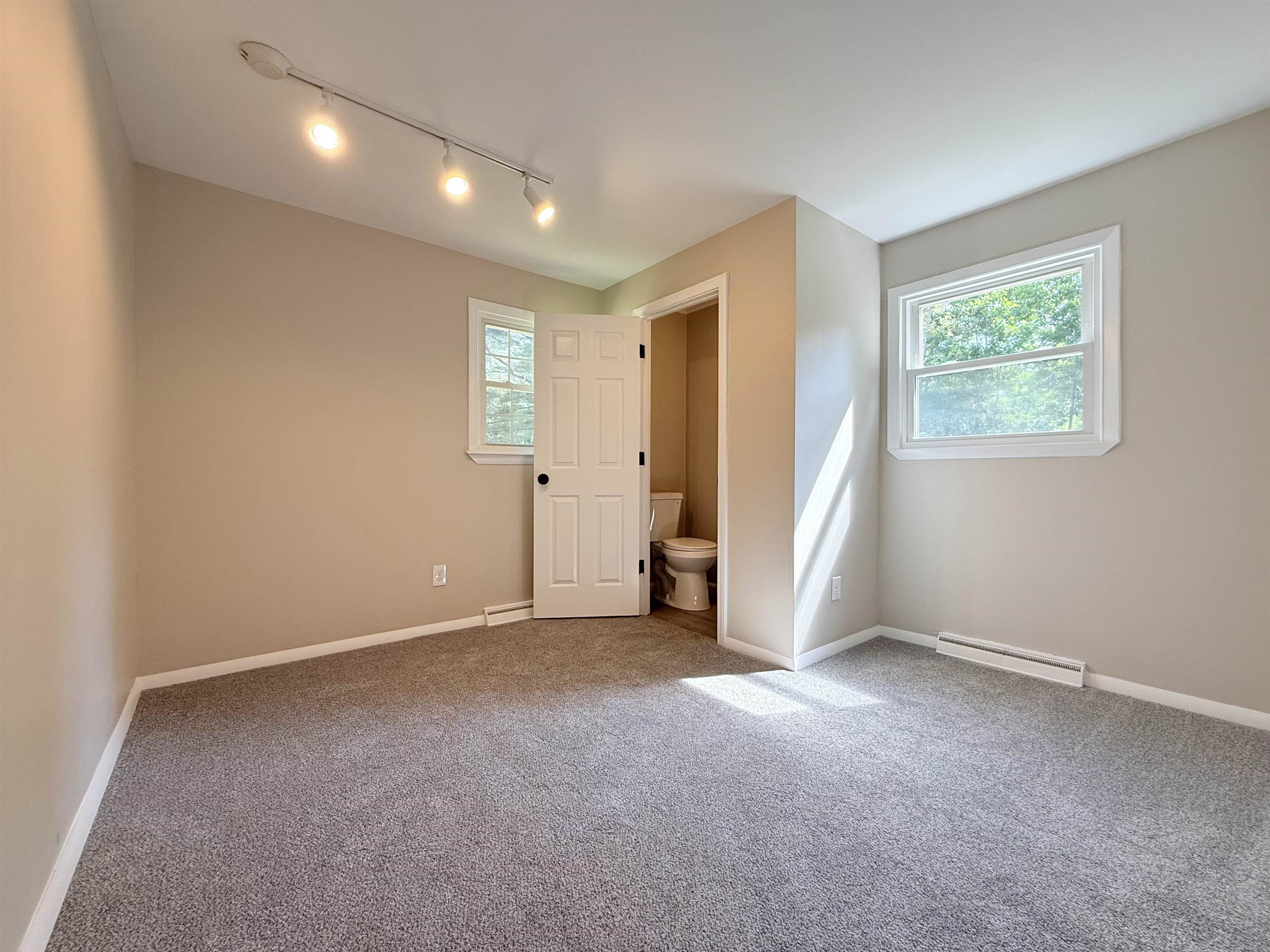 37 Bluff Street Salem, NH 03079 - Photo 21 of 46